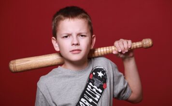 Czy pałka teleskopowa jest legalna w Czechach?